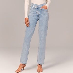 Abercrombie & Fitch The '90s Straight Ultra High Rise